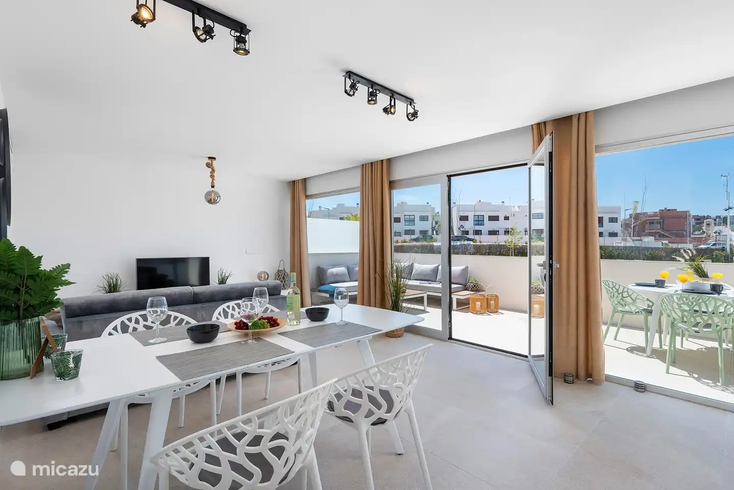 Salón con vistas a la terraza