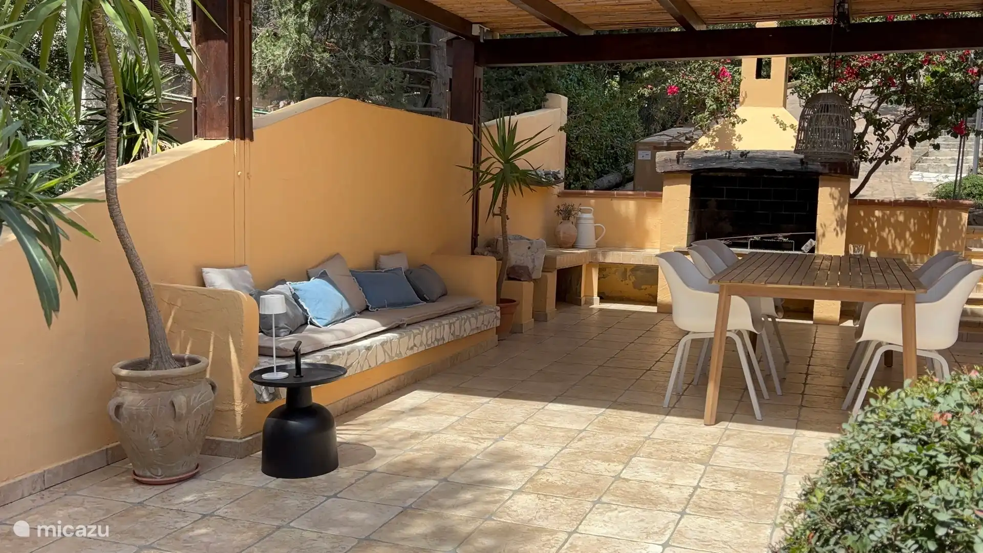 Outdoor bench