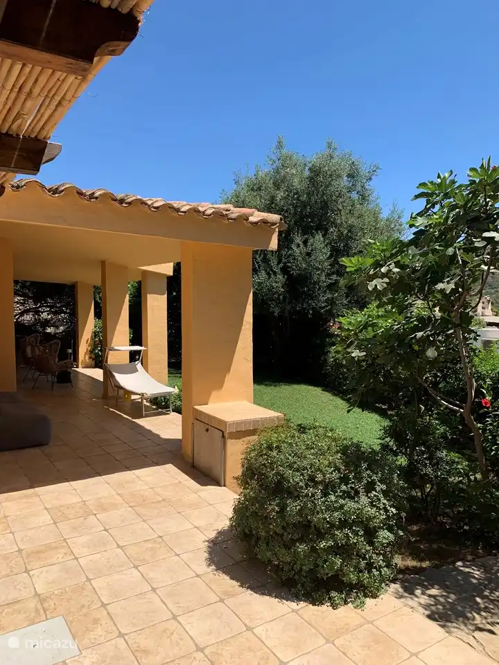 Foto überdachte Terrasse.