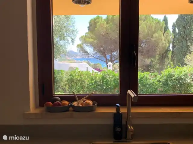 Tra Torre e Mare huren in Italië, Sardinië, Torre delle Stelle - vakantiehuis Uitzicht op zee vanuit keuken.