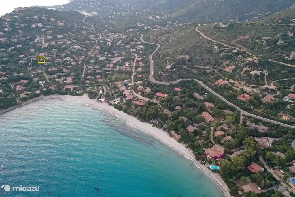Das gelbe Quadrat zeigt den Standort des Hauses an.