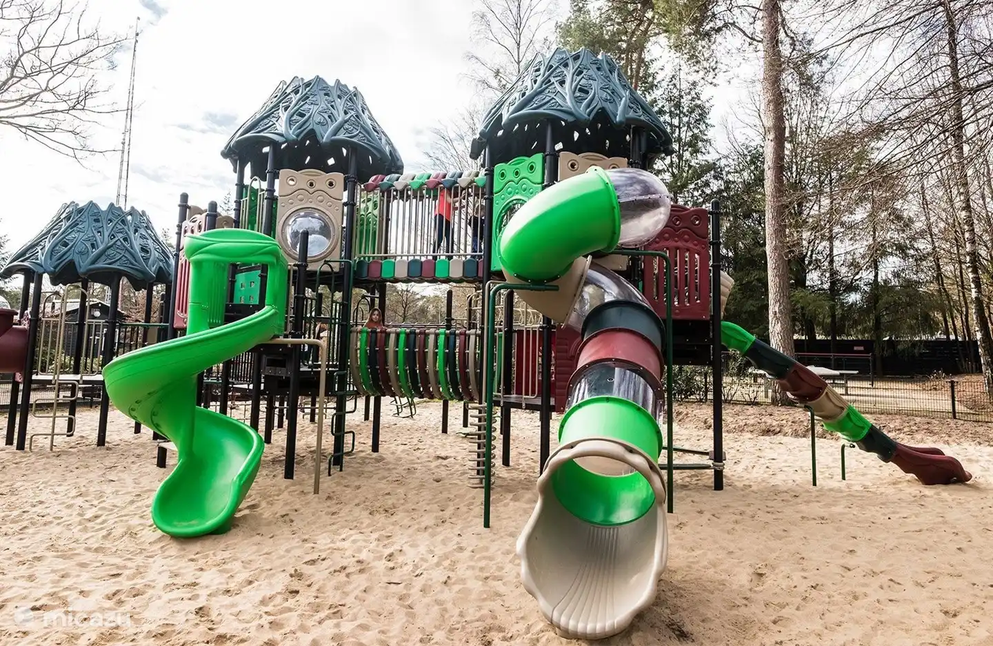 Op Het Lierderholt zijn wel 15 speeltuinen! Kom ze allemaal uitproberen.