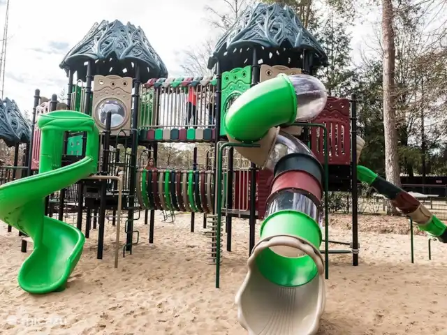 Location de Vacances Pays-Bas, Gueldre, Beekbergen, chalet - Chalet 't Veluws Huuske Il y a 15 terrains de jeux à Het Lierderholt ! Venez tous les essayer.