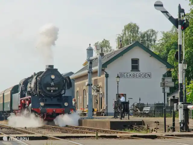 Location de Vacances Pays-Bas, Gueldre, Beekbergen, chalet - Chalet 't Veluws Huuske Voyagez dans le temps ! La Veluwsche Stoomtrein Maatschappij (VSM) circule avec des locomotives à vapeur historiques sur la ligne de chemin de fer plus que centenaire entre Apeldoorn et Dieren.