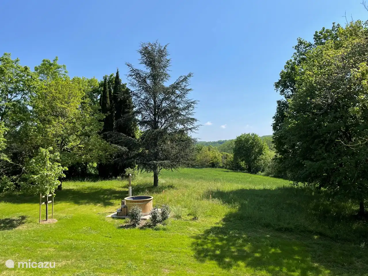 Blick vom Haus auf das Aveyron-Tal