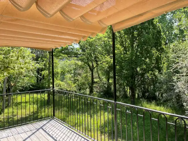En el río Aveyron en Francia, Tarn-et-Garonne, Féneyrols - casa vacacional El oropéndola de día, los búhos de noche.