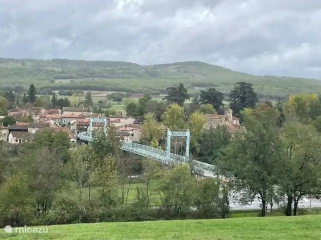 En el río Aveyron en Francia, Tarn-et-Garonne, Féneyrols - casa vacacional Feneyrols