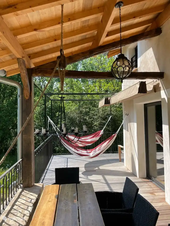 Hängematten mit Blick auf den Fluss