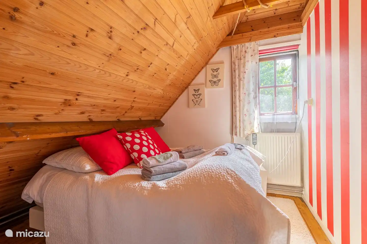 Slaapkamer 1 boven met elektrisch verstelbaar bed