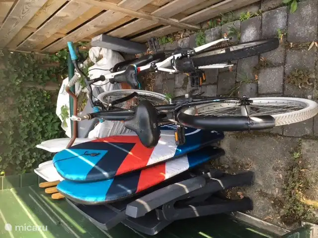 2 bicicletas para niños 'mayores' para la edad de aproximadamente 7 - 10 años.