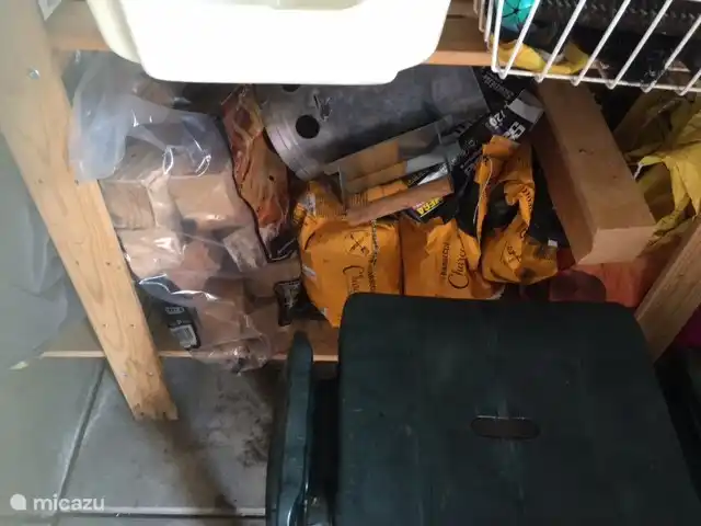 Leña para barbacoa.