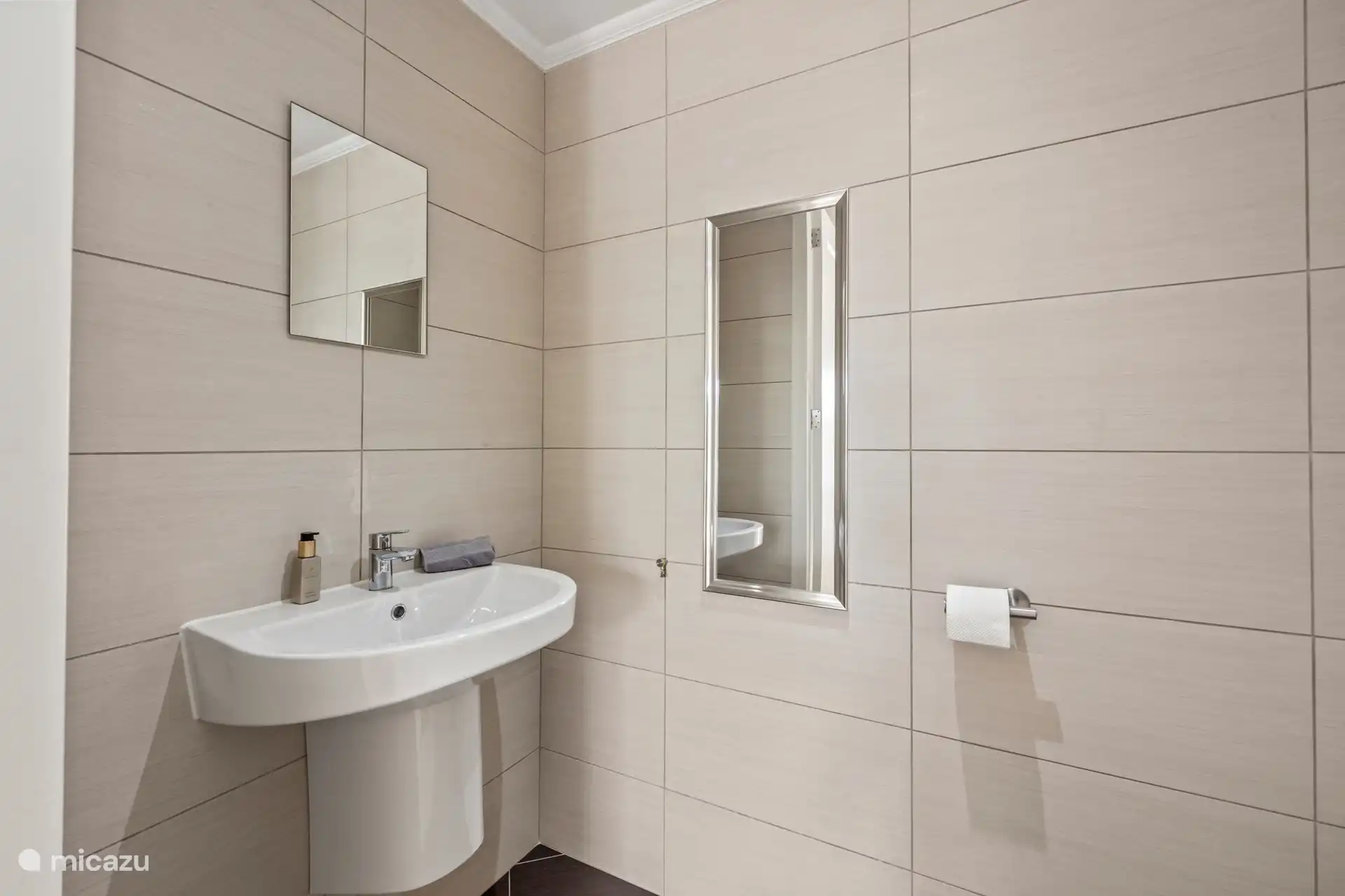 Pratique et confortable : des toilettes séparées pour votre confort et celui de vos invités