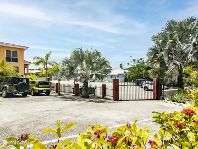 Nos Dushi Seru Hulanda en Curazao, Curazao Centro, Abrahamsz - apartamento entrada del complejo
