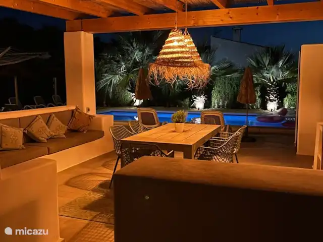 Villa Casa Calme - 700m van dorp huren in Spanje, Costa Blanca, Moraira - villa buitenkeuken in de avond
