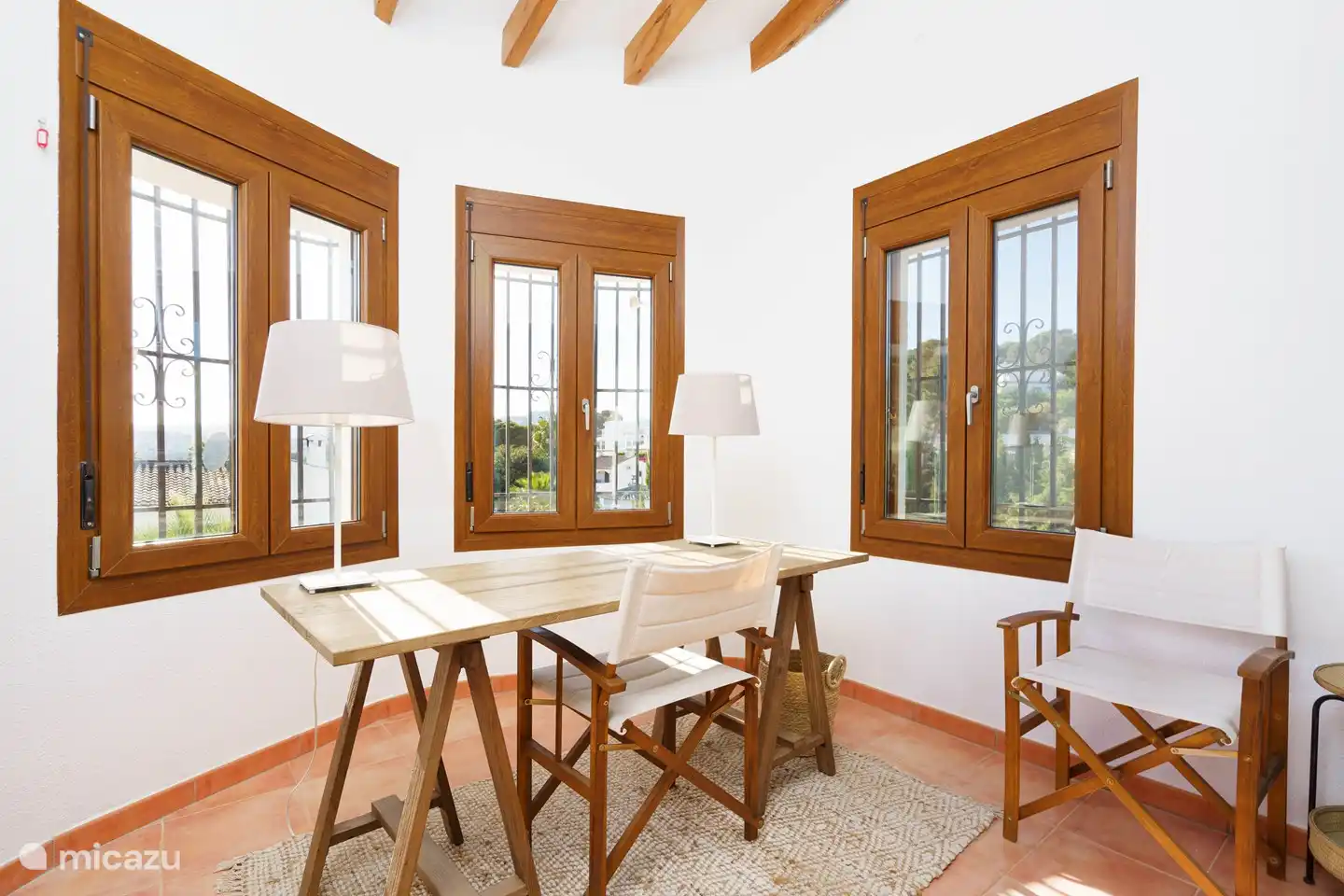 Espacio de trabajo en el dormitorio 1 en el primer piso