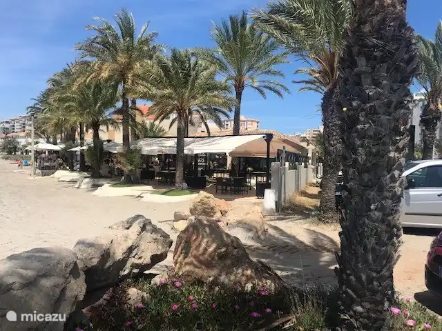 Strandzelt und schöner Strand am La Manga Strip