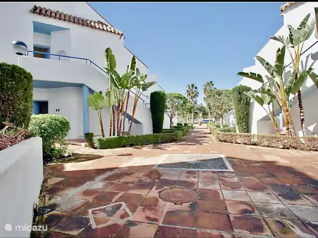 Location de Vacances Espagne, Andalousie, Casares, appartement - Appartement de luxe au bord de la mer entrée de l'urbanisation