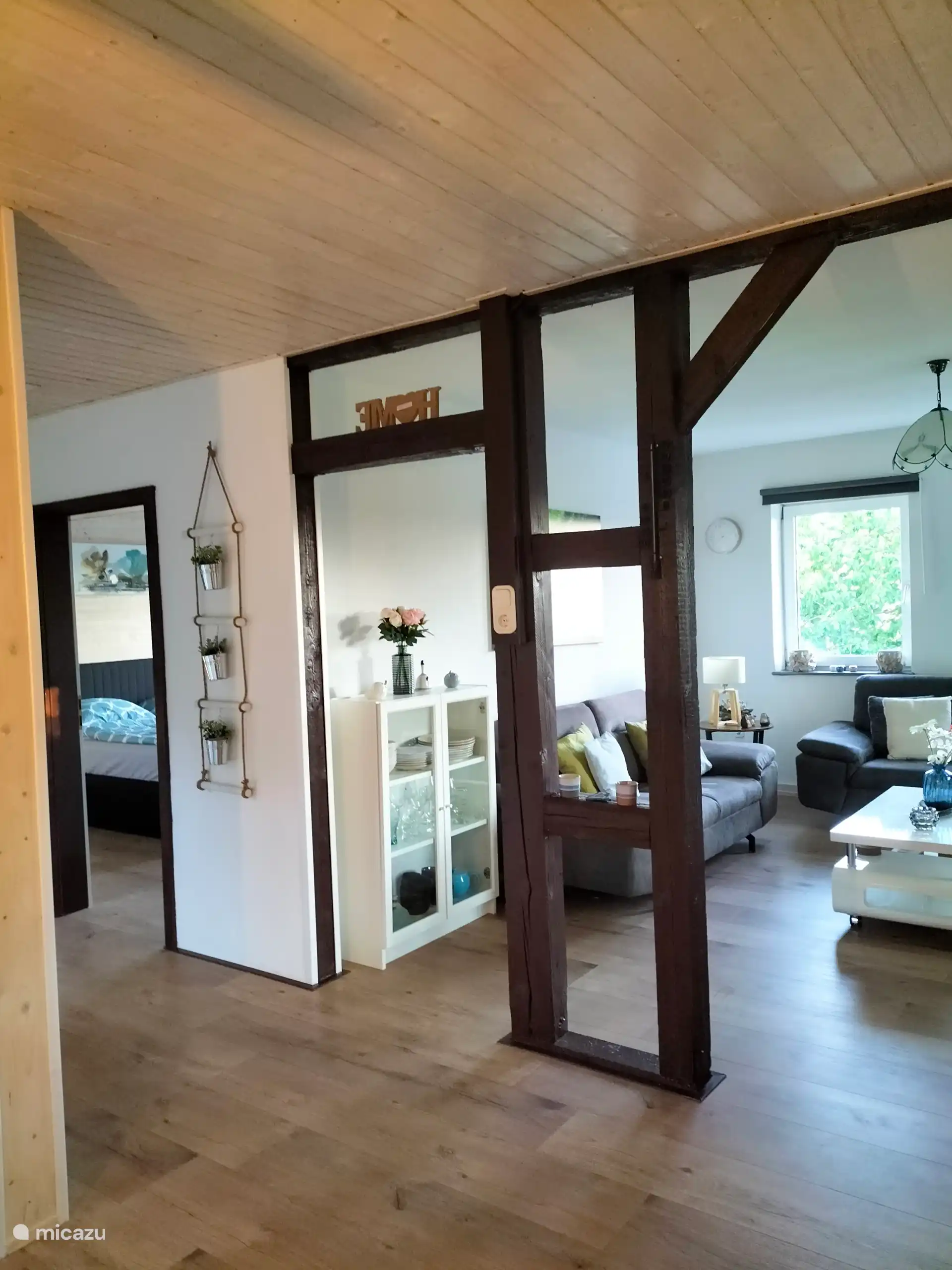woonkamer en hal