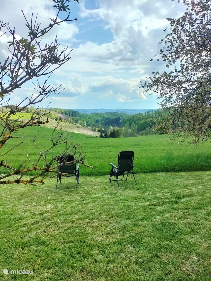 ligstoelen met fraai uitzicht