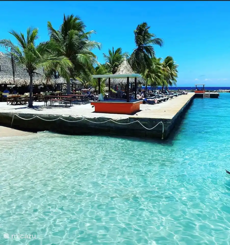 Zanzibar gelegen op Jan-Thiel beach, zo’n 1200 m lopen van de woning