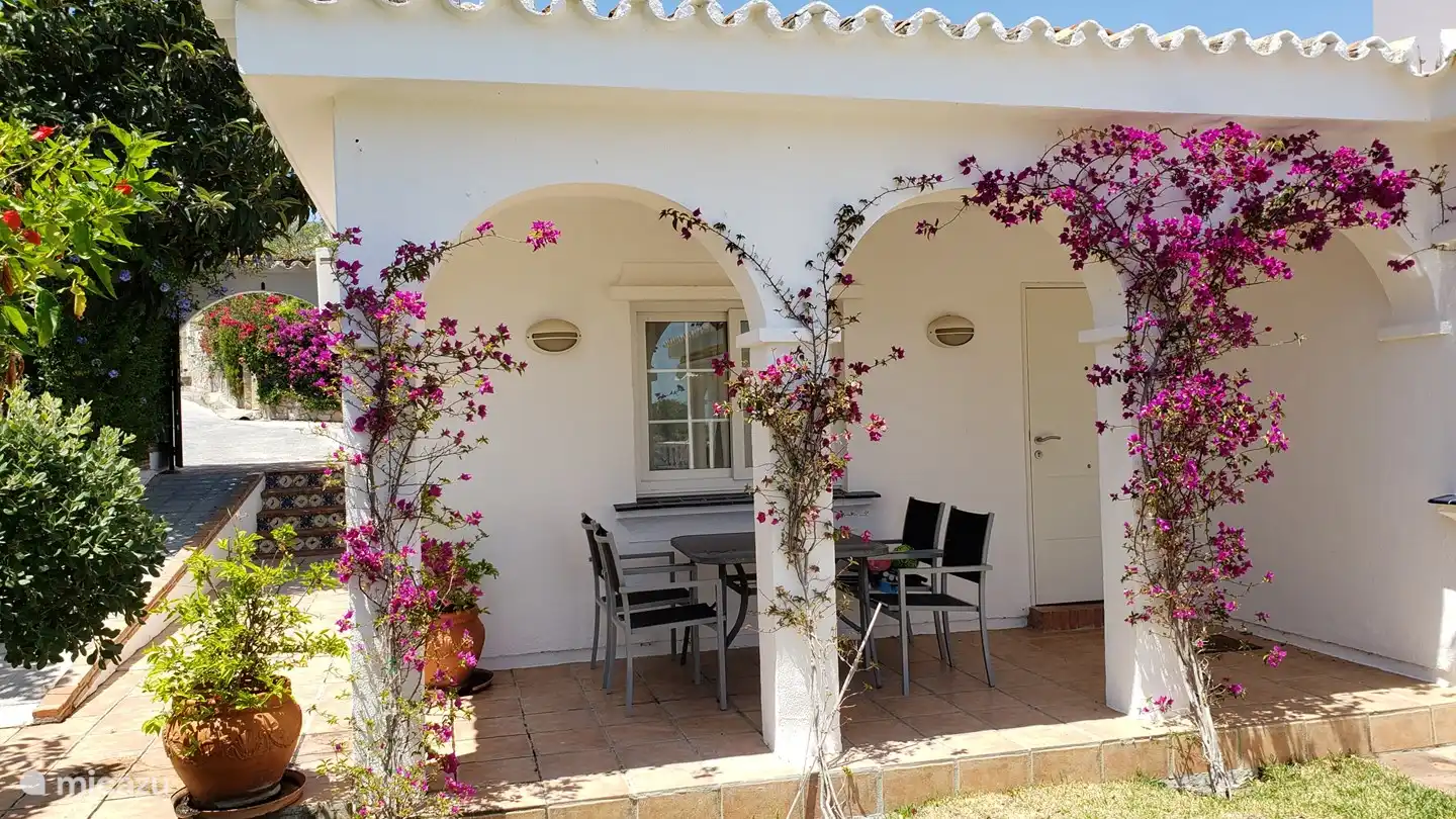 Die kleine Terrasse.