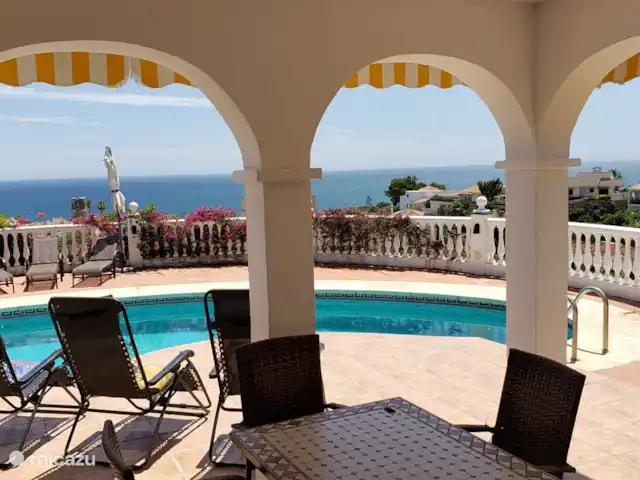Villa del Sol - Entre Tu y Yo huren in Spanje, Costa del Sol, Benalmádena - villa Het groot overdekt terras aan het zwembad.