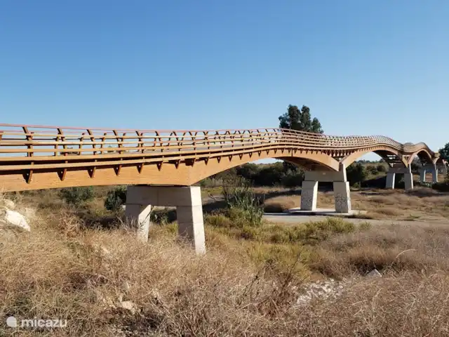 Villa del Sol - Entre Tu y Yo huren in Spanje, Costa del Sol, Benalmádena - villa De nieuwe fietsbrug over het natuurgebied en de Guadalhorce-rivier zorgt voor een mooie wandel- en fietsverbinding naar Malaga-centrum.