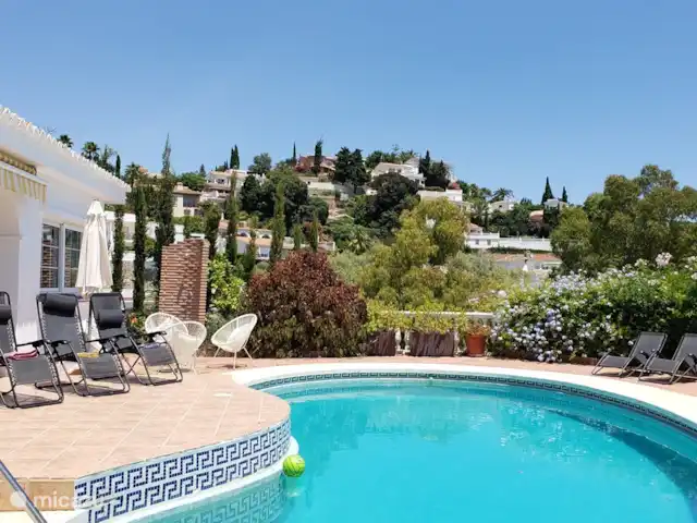 Villa del Sol - Entre Tu y Yo huren in Spanje, Costa del Sol, Benalmádena - villa Westelijke zicht op het zwembad.