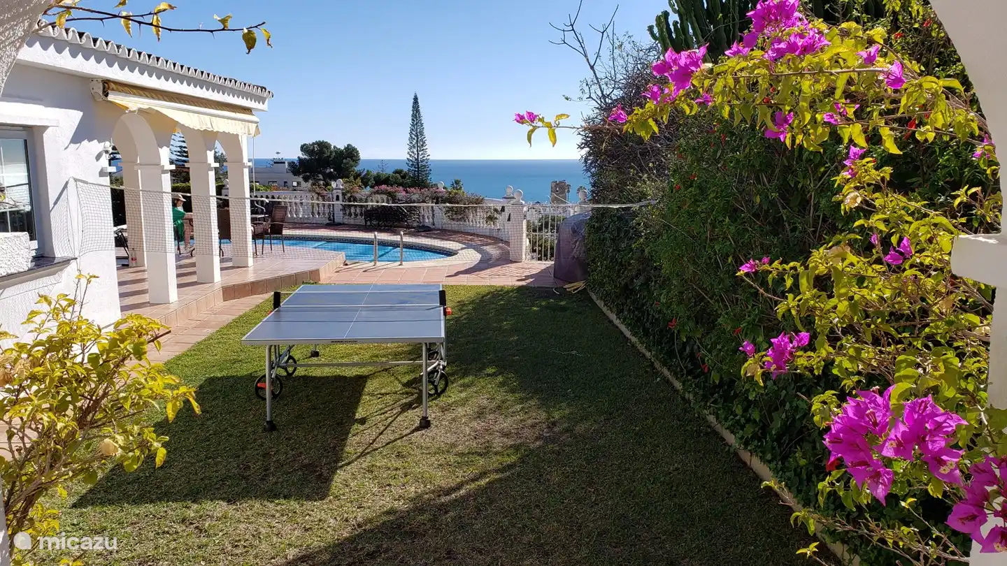 Vom Nordeingang = Haupteingang, Calla Sancho Panza B16.