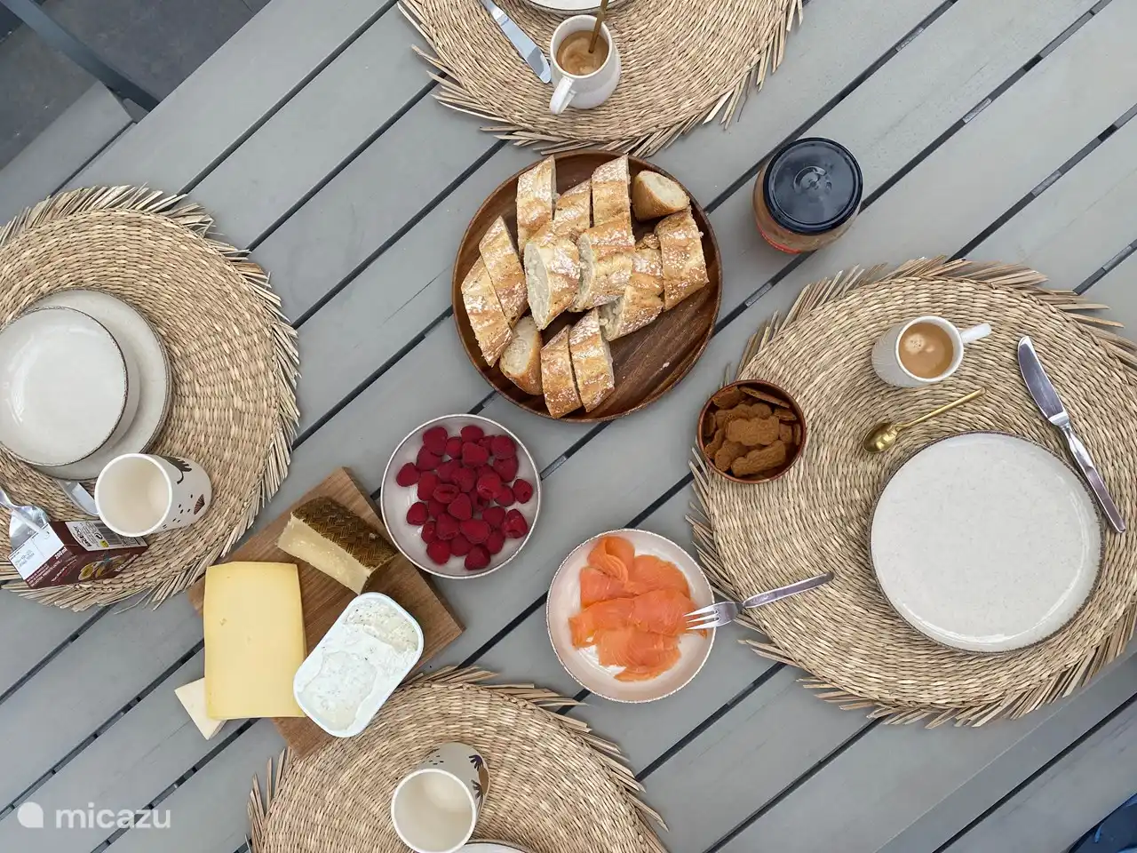 Vous pouvez obtenir le pain le plus savoureux de la boulangerie locale.