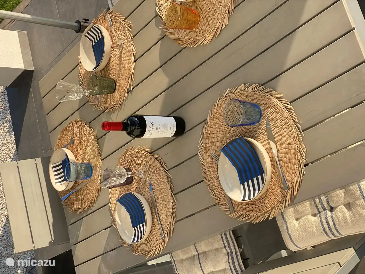 Terrasse spacieuse pour profiter.