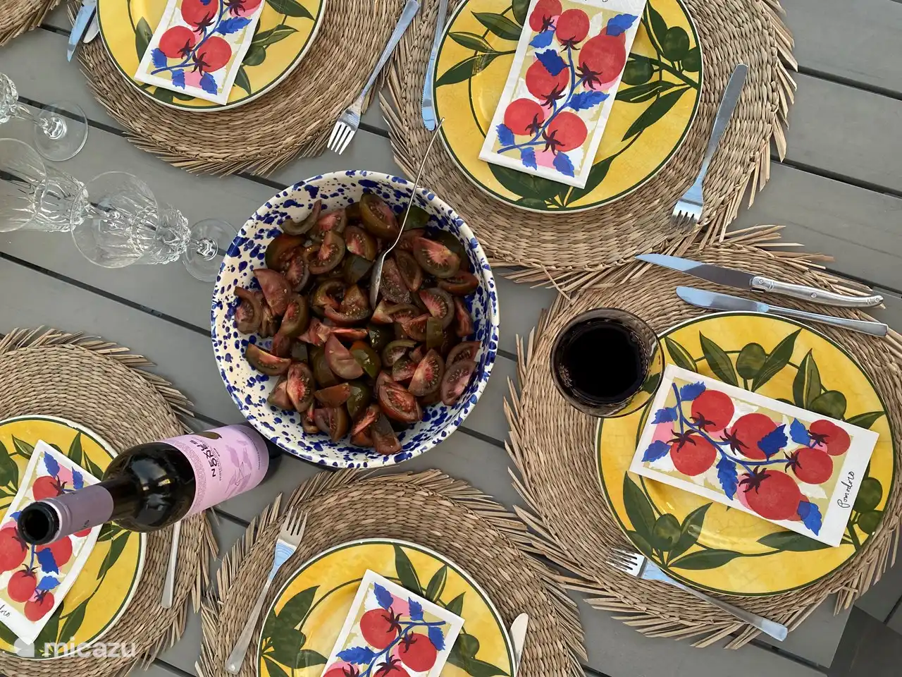 Tout est disponible dans la cuisine pour le plaisir culinaire.