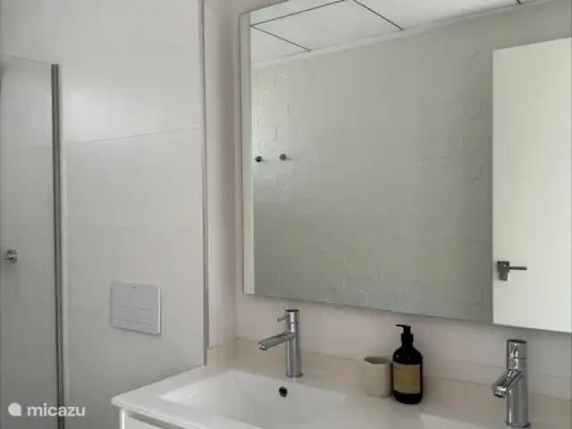 Location de Vacances Espagne, Costa Blanca, Jávea, villa - Villa Strelitzia Salle de douche attenante à l’étage.