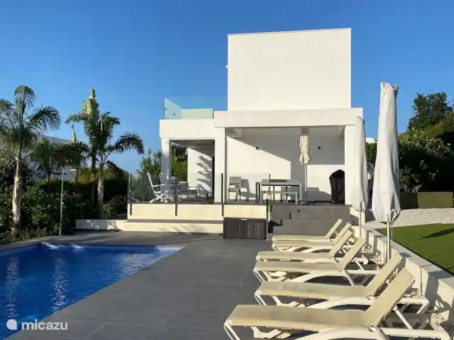 Location de Vacances Espagne, Costa Blanca, Jávea, villa - Villa Strelitzia Derrière la maison.