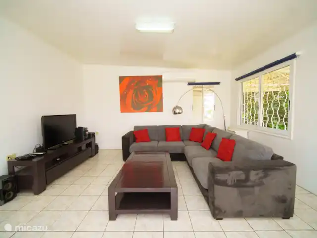 appartement huren in Suriname, Paramaribo, Paramaribo – Mon Plaisir Appartementen Boven de woonkamer