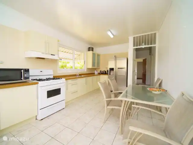 appartement huren in Suriname, Paramaribo, Paramaribo – Mon Plaisir Appartementen Boven de keuken