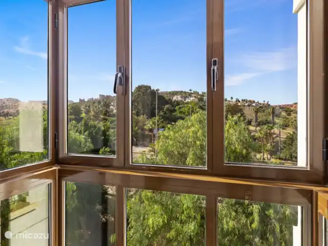 Experiencia de playa en la Costa del Sol en España, Costa del Sol, Manilva - apartamento vista del campo de golf