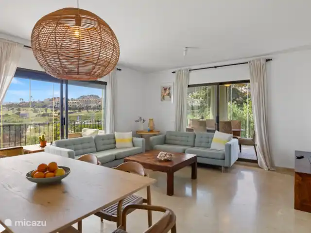 Experiencia de playa en la Costa del Sol en España, Costa del Sol, Manilva - apartamento sala de estar