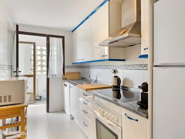 Experiencia de playa en la Costa del Sol en España, Costa del Sol, Manilva - apartamento cocina