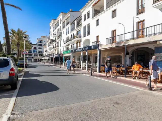 Experiencia de playa en la Costa del Sol en España, Costa del Sol, Manilva - apartamento mucha actividad alrededor del puerto