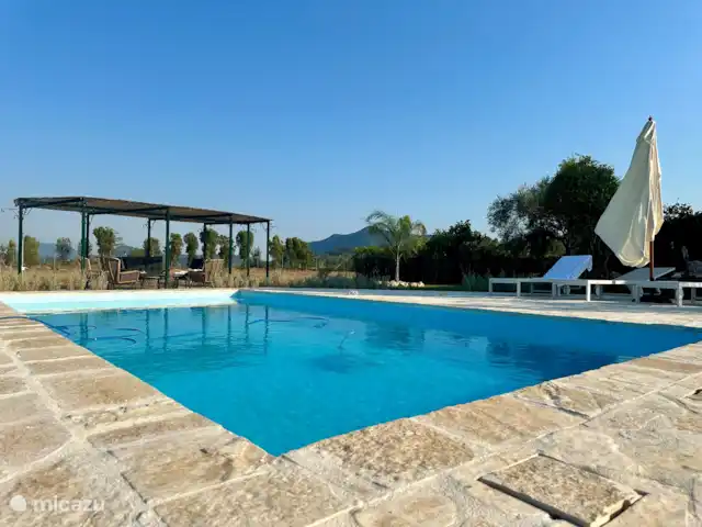 Villa Livada - Corfú  en Grecia, Corfú, Giannades - casa paredada Piscina climatizada de 8x4 metros