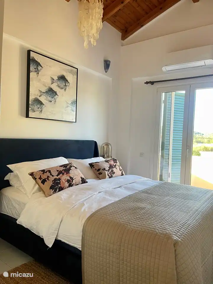 Schlafzimmer, mit Luxus-Boxspringbett