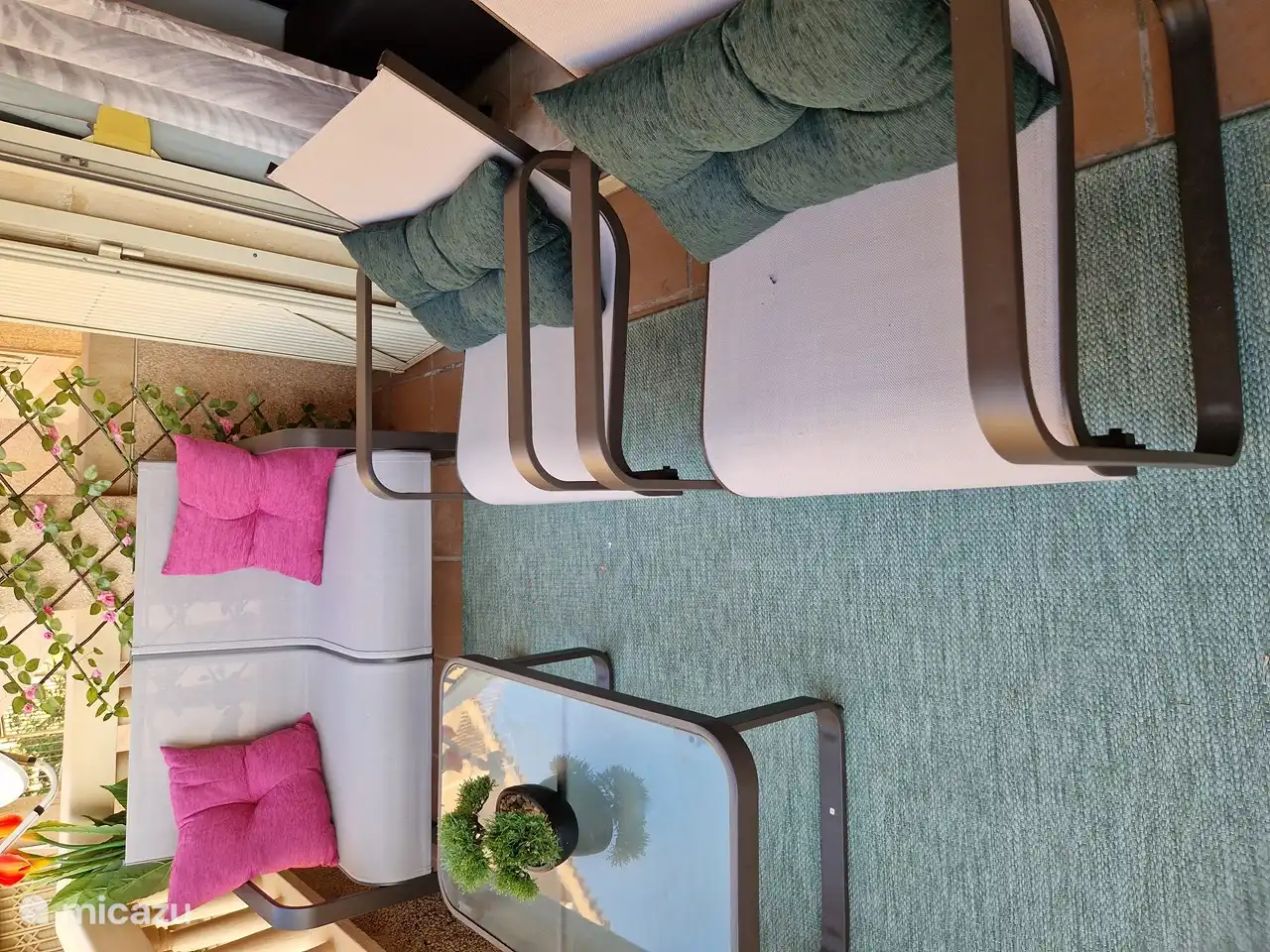 Lounge-Set auf der Terrasse Casa Jayna