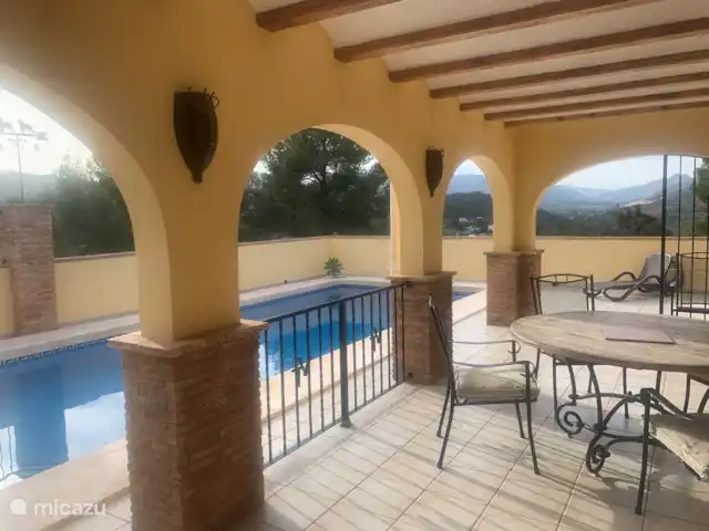 Villa Toro | Espagne, Costa Blanca, Lliber - villa Terrasse couverte avec cuisine extérieure et table à manger