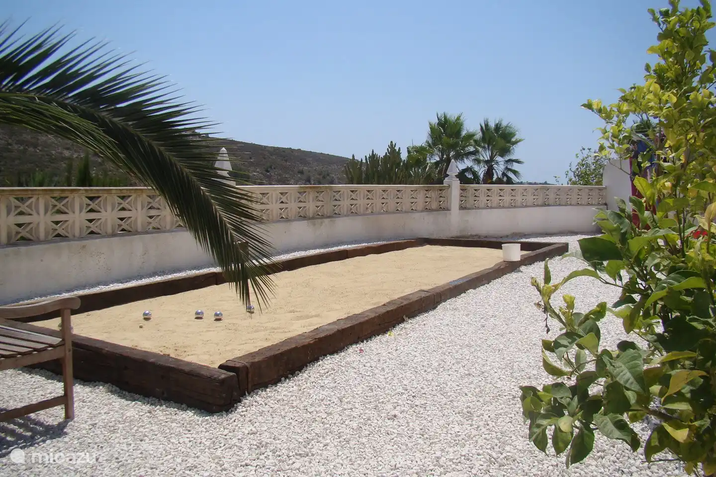 Pétanque-Platz im Vorgarten