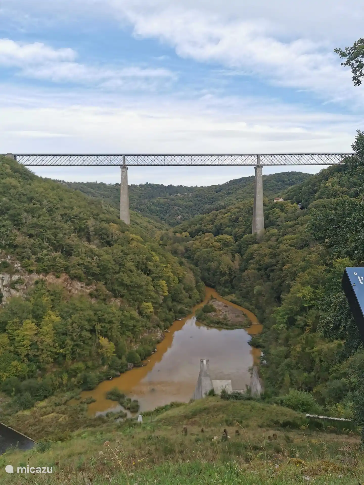 ..... mit einem spektakulären Blick über das Sioule-Tal am Ende 
