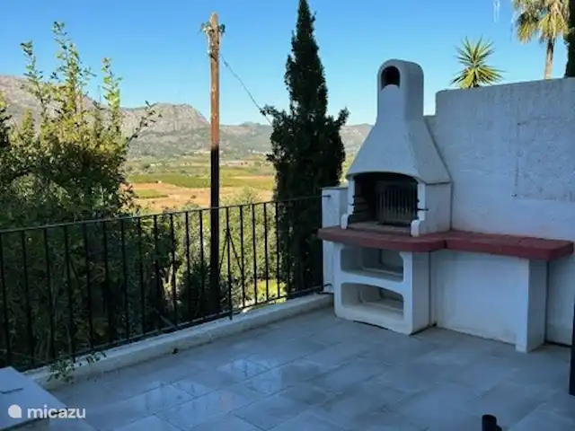 Casa Cosy en España, Costa Blanca, Orba - villa Terraza con barbacoa al lado de la casa