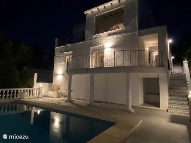 Casa Cosy en España, Costa Blanca, Orba - villa Vista de la parte trasera de la casa.