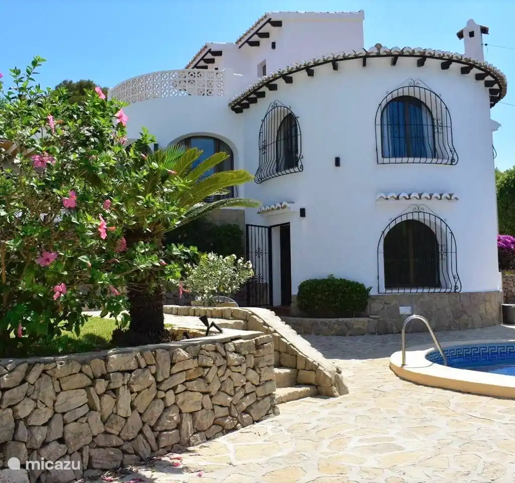 Villa Ayala met privé zwembad