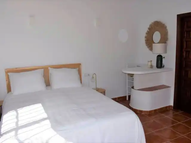 Villa Ayala avec piscine privée | Espagne, Costa Blanca, Moraira - villa Belle chambre au dernier étage avec lit double 160 x 200, climatisation, salle de bain et terrasse privée.